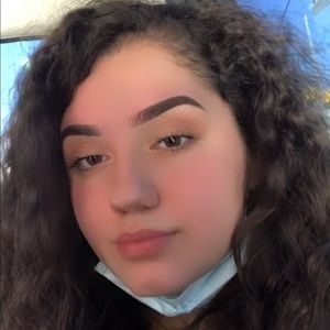 Meet your Posher, Stacy